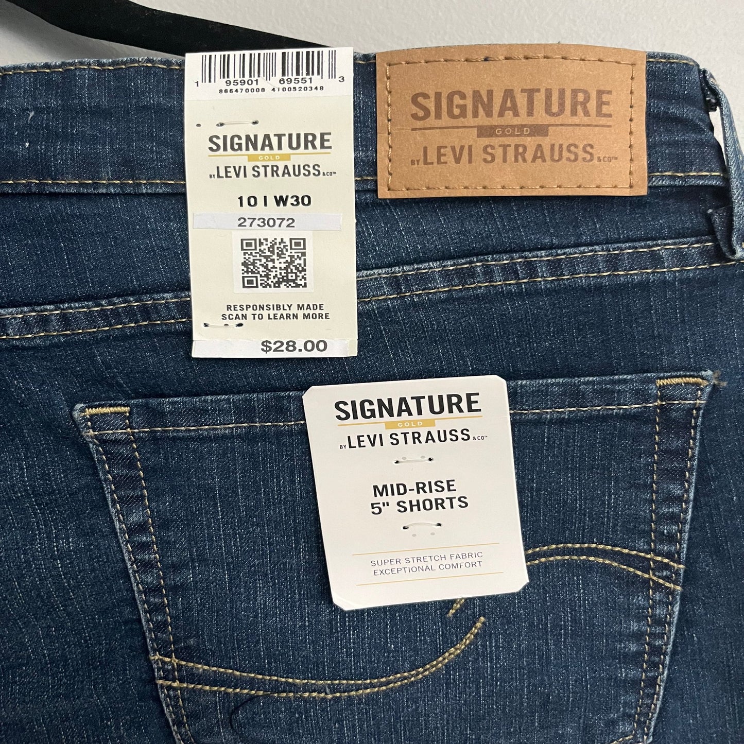 Signature Gold by Levi Strauss Mid-Rise Shorts